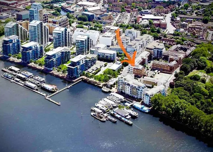 Amazing Riverside Boheme Home In Sw London!